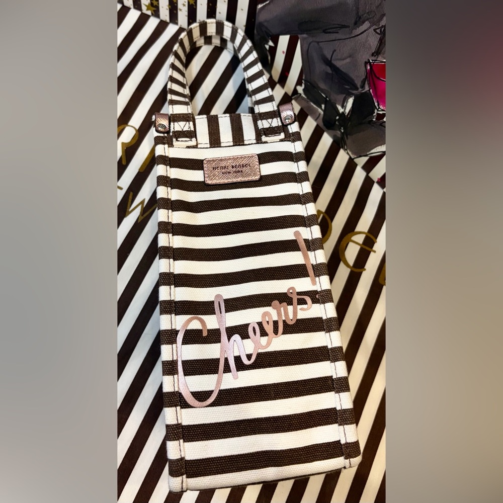 NWOT HENRI BENDEL Wine Bag Brown/White Stripes w/HENRI BENDEL Shopping Bag 
🎊🍾🍷🎊